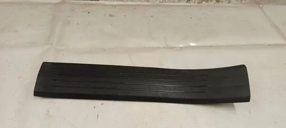 Mercedes-Benz GLE W167 Rear sill trim cover A1676803501