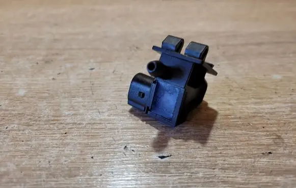 Audi A6 S6 C5 4B Windshield washer spray nozzle 4B0955987