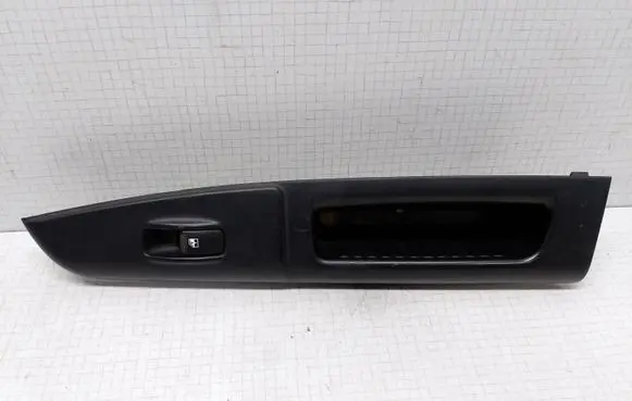 Hyundai Getz Electric window control switch 935801C100