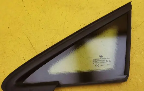 Volkswagen Golf VIII Front triangle window/glass 5H0845411K