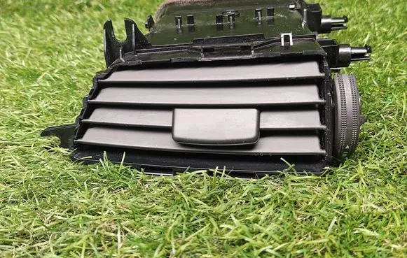 Mercedes-Benz C W204 Dashboard side air vent grill/cover trim A2048306154