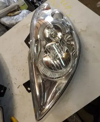 Renault Master III Headlight/headlamp 260600049R