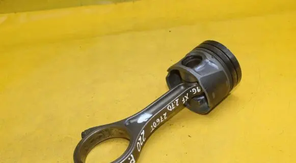 Jaguar XF X250 Piston with connecting rod