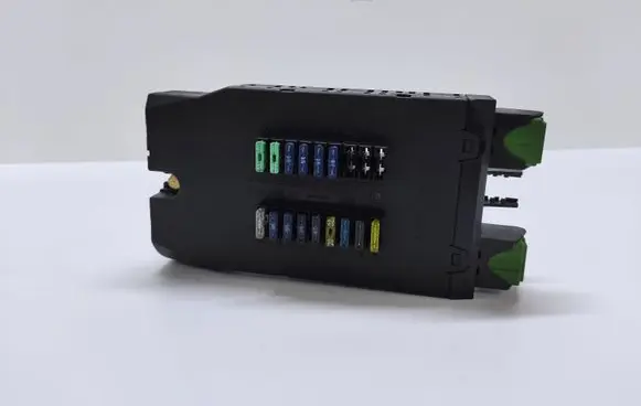Mercedes-Benz Vito Viano W638 Fuse module 0005400650 08501002