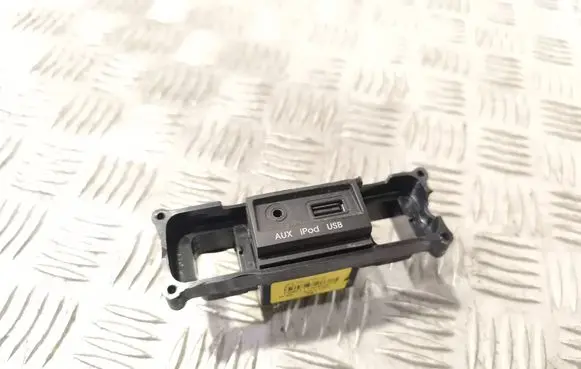 Hyundai i20 (PB PBT) USB socket connector 961201J000 1J000 PBRMC1112260573