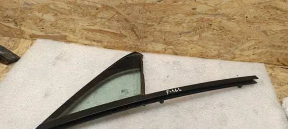Audi Q7 4M Front door vent window glass four-door 43R004344