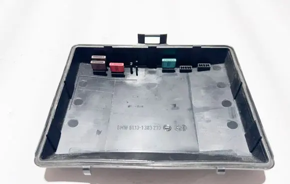 BMW 8 E31 Fuse box cover 1383273 61131383273