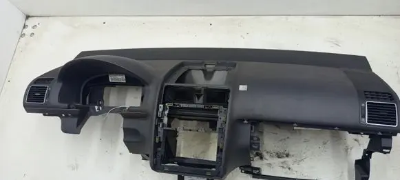 Volkswagen Touran II Dashboard 1T1857001