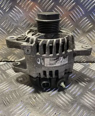 Toyota Auris 150 Generator/alternator 270600T080