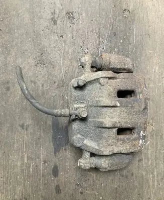 Chevrolet Captiva Front brake caliper