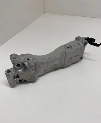 Peugeot 508 II Engine mounting bracket 9673585680