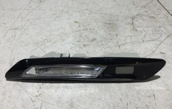 BMW 5 F10 F11 Front fender indicator light 715416807 715417007 01038702