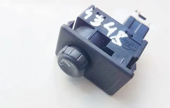 Nissan Almera N16 Wing mirror switch