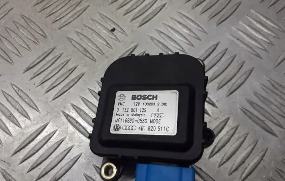 Audi A6 S6 C5 4B A/C air flow flap actuator/motor 4B1820511C