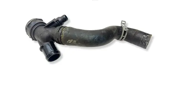 Volvo XC40 Engine coolant pipe/hose 