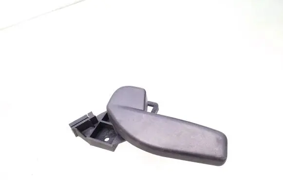 Engine bonnet (hood) release handle