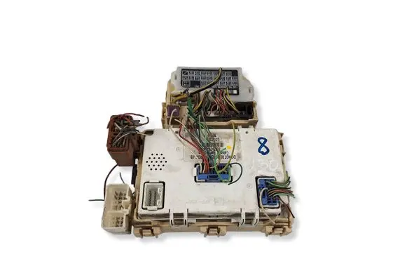 Suzuki SX4 Fuse module 3677079J41