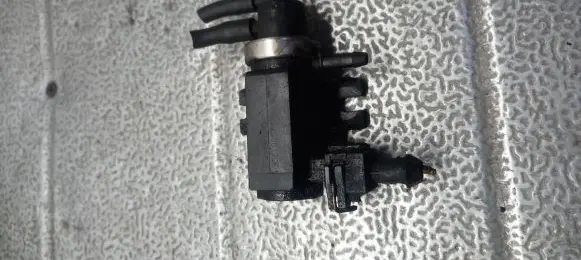 Volvo S40, V40 Vacuum valve 