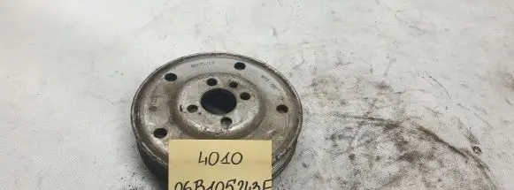 Audi A4 S4 B7 8E 8H Crankshaft pulley 06B105243F