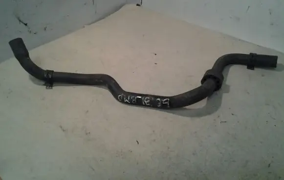 Volkswagen PASSAT B6 Engine coolant pipe/hose 116143T1