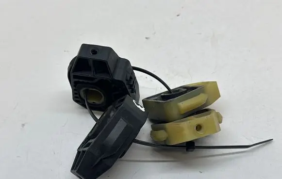 Volkswagen Polo IV 9N3 Radiator mount bracket 6Q0121367