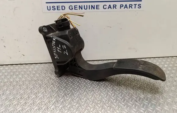 Mercedes-Benz Sprinter W906 Accelerator throttle pedal 0280755025 9063000304 106090013