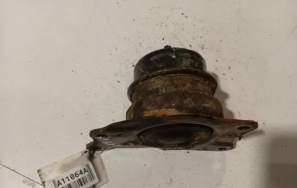 Skoda Fabia Mk2 (5J) Engine mount bracket 