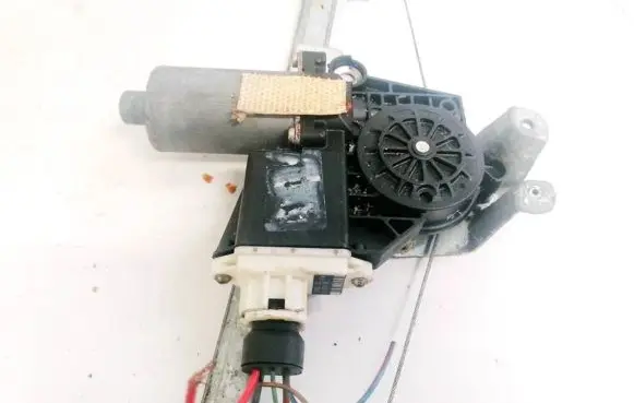 Opel Omega B1 Rear door window regulator motor