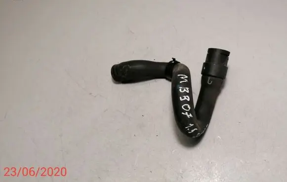 Mercedes-Benz B W245 Engine coolant pipe/hose A1698301596
