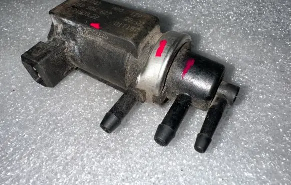Volkswagen PASSAT B6 Turbo solenoid valve 059906627