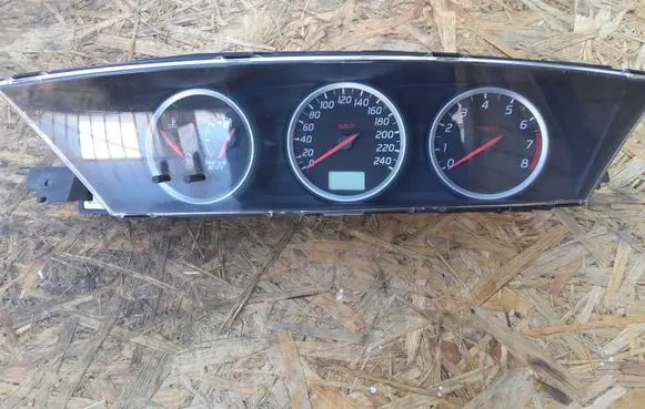 Nissan Primera Speedometer (instrument cluster) AV623 2521202