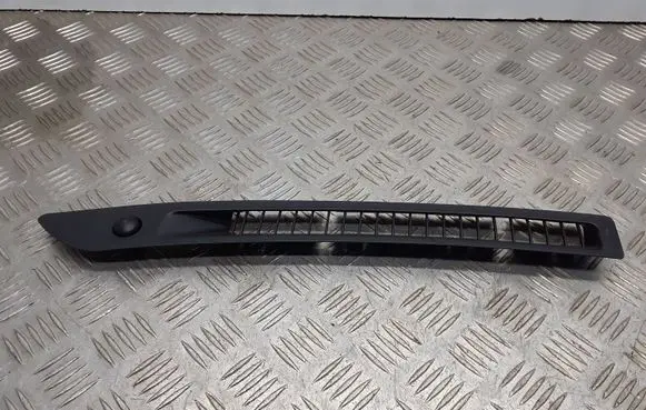 Infiniti Q70 Y51 Dash center air vent grill 687431MA0A P10620B34000