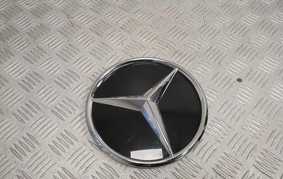 Mercedes-Benz GLC C254 Manufacturer badge logo/emblem A0008883100