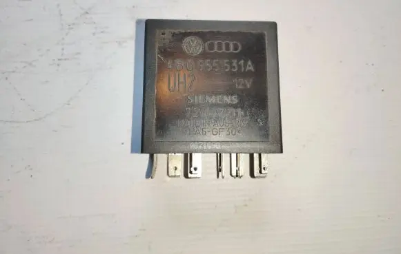 Volkswagen PASSAT B5 Other relay 4B0955531A