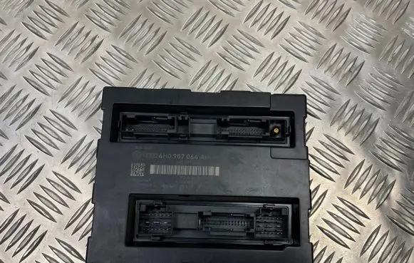 Volkswagen Touareg II Comfort/convenience module 4H0907064AH