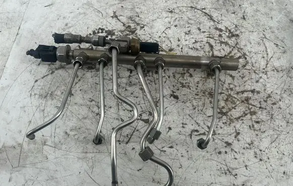 BMW 3 E90 E91 Fuel main line pipe 753731905 0725919773