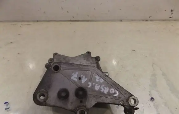 Opel Corsa C Engine mounting bracket