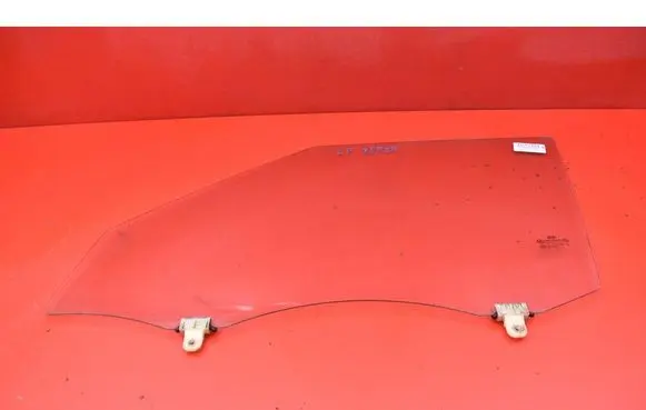 KIA Soul Front door window glass four-door 