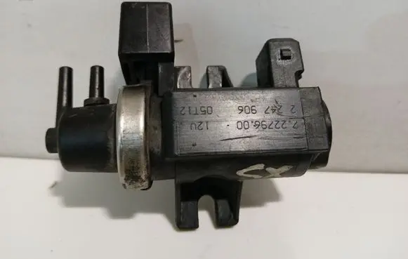 BMW X5 E53 Turbo solenoid valve 2247906