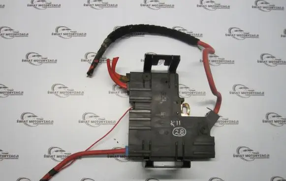 BMW 5 F10 F11 Fuse module 10688710