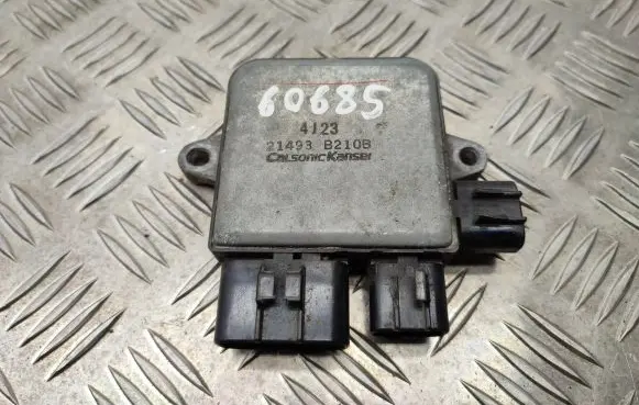 Infiniti Q50 Fan control module 21493B210B