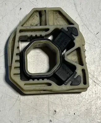 Radiator mount bracket