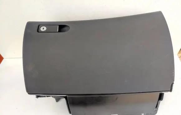 Mercedes-Benz C W204 Glove box A2046804991 A204680499 0549673