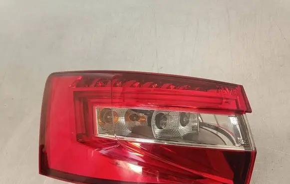 Skoda Superb B8 (3V) Rear/tail lights 