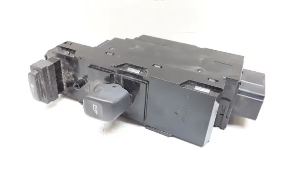 Volvo S60 Electric window control switch 8682837