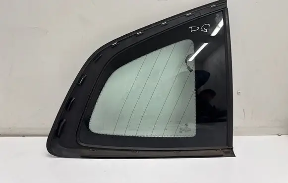 BMW X3 G01 Rear side window 7410066