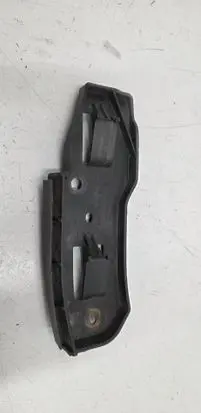 Front bumper mounting bracket