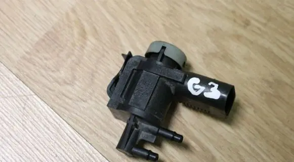 Audi A4 S4 B6 8E 8H Vacuum valve 1J0906283C