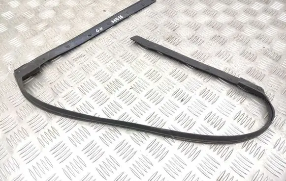 Rubber seal rear door
