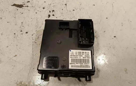 Mercedes-Benz E W213 Air conditioning/heating control unit A0009003013